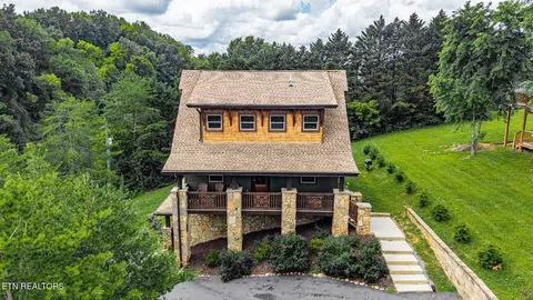 615 Rainbow Rd, Sevierville, TN 37862
