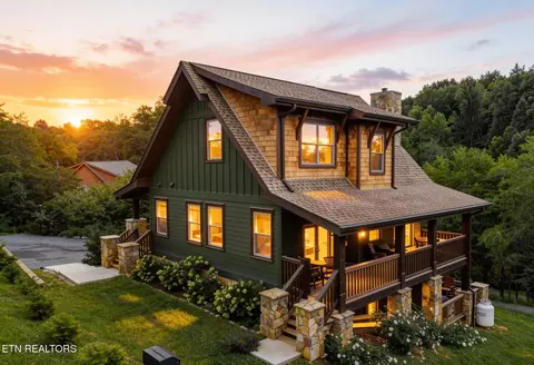 615 Rainbow Rd, Sevierville, TN 37862