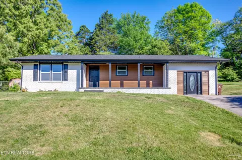 114 W Maiden Ln, Oak Ridge, TN 37830
