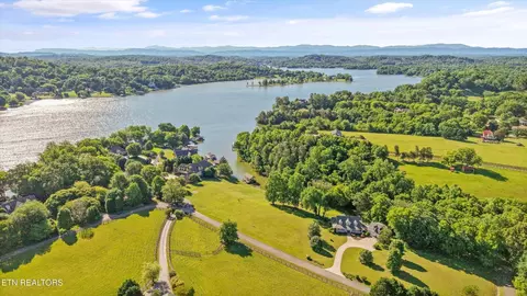 3842 Attley Dr, Louisville, TN 37777