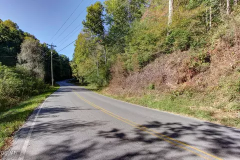 947 Powdermill Rd, Gatlinburg, TN 37738
