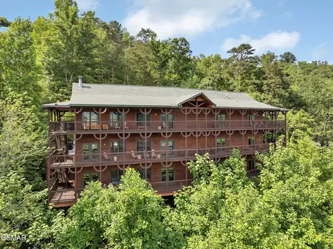365 Smoky View Rd, Gatlinburg, TN 37738