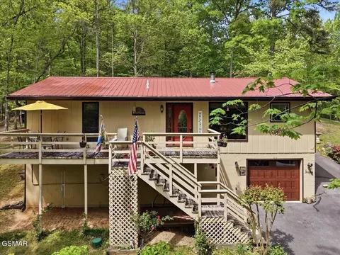 2931 Mountain Blvd, Sevierville, TN 37876