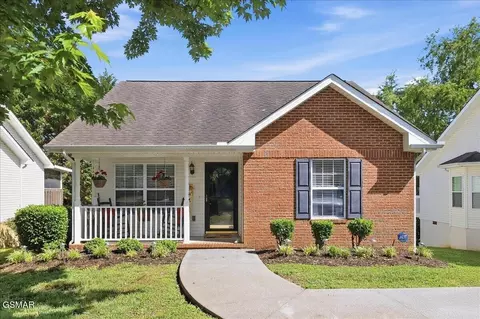 1523 Mayberry Ln, Sevierville, TN 37862