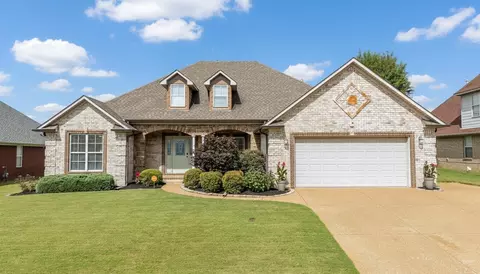 55 Hemingway Cv, Jackson, TN 38305