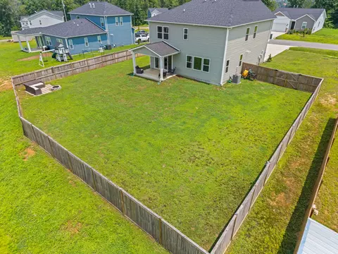 Exterior - 707 Chestnut Bnd, Dickson, TN 37055 photo 2 of 8