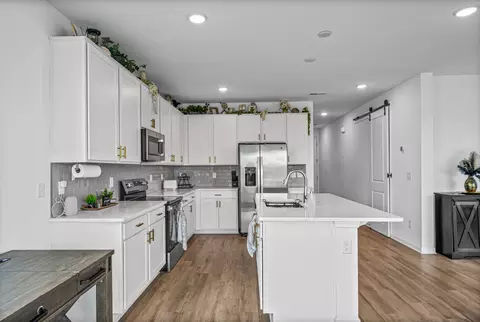 Kitchen - 707 Chestnut Bnd, Dickson, TN 37055 photo 3 of 3