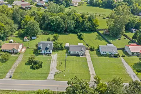 250 Hugh Hunter Rd, Oak Grove, KY 42262