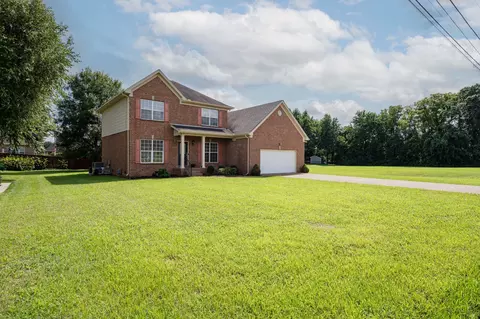 7011 Buffalo Dr, La Vergne, TN 37086