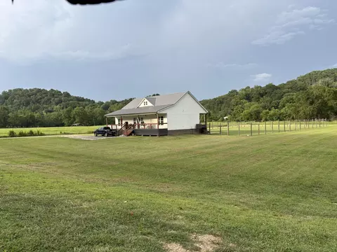 2646 New Hope Rd, Hendersonville, TN 37075