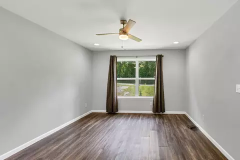 Living - 142 Pine Ave, Morrison, TN 37357 photo 5 of 5