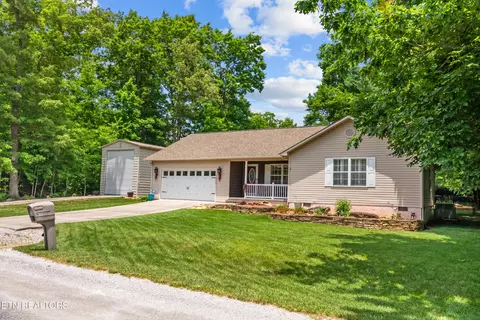 7003 Chief White Eagle Ln, Crossville, TN 38572