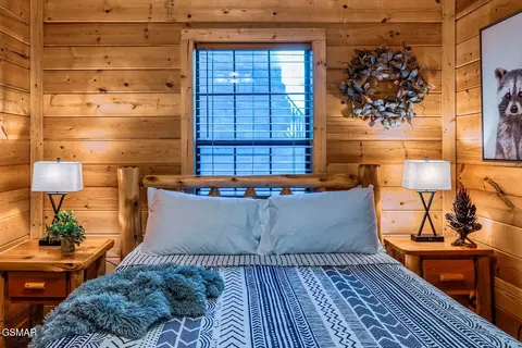 Bedroom - 2924 Pine Haven Dr, Sevierville, TN 37862 photo 1 of 3