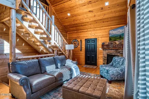 Living - 2924 Pine Haven Dr, Sevierville, TN 37862 photo 1 of 3