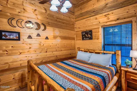 Bedroom - 2924 Pine Haven Dr, Sevierville, TN 37862 photo 3 of 3