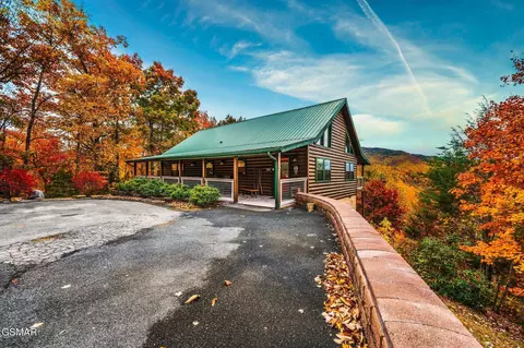 859 Pinnacle Vista Rd, Gatlinburg, TN 37738
