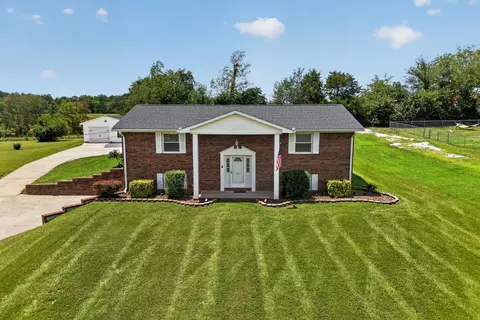 225 Westgate Dr, Baxter, TN 38544 photo 2