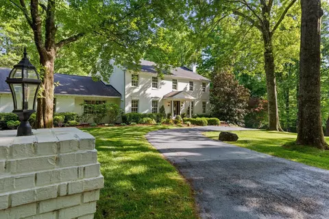 57 Carriage Hl, Signal Mountain, TN 37377