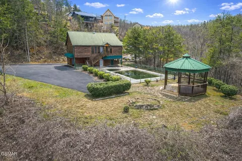 26 Pine Peak Way, Pigeon Forge, TN 37862