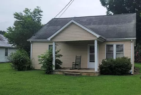 112 Nichols St, Sevierville, TN 37862