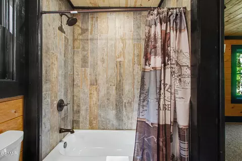 Bath - 3547 Sugar Maple Loop Rd, Sevierville, TN 37862 photo 5 of 5