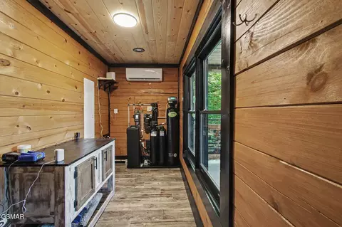 Entry Way - 3547 Sugar Maple Loop Rd, Sevierville, TN 37862 photo 1 of 2