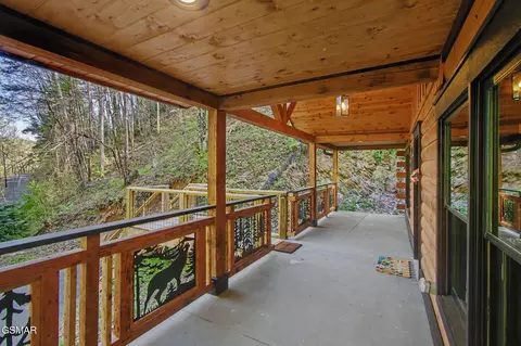 Exterior - 3547 Sugar Maple Loop Rd, Sevierville, TN 37862 photo 4 of 9