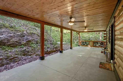 Exterior - 3547 Sugar Maple Loop Rd, Sevierville, TN 37862 photo 7 of 9
