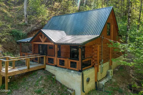 Exterior - 3547 Sugar Maple Loop Rd, Sevierville, TN 37862 photo 9 of 9