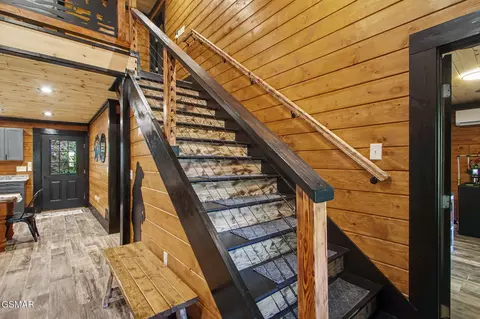 Entry Way - 3547 Sugar Maple Loop Rd, Sevierville, TN 37862 photo 2 of 2
