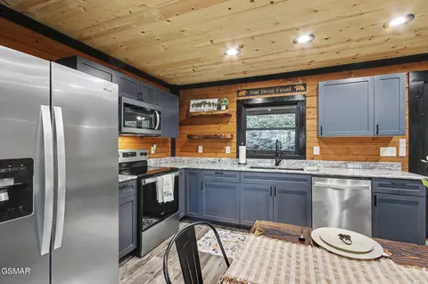 Kitchen - 3547 Sugar Maple Loop Rd, Sevierville, TN 37862 photo 3 of 3