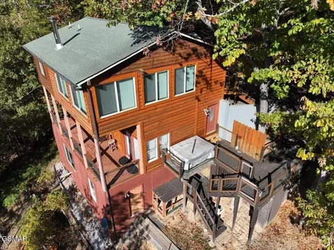3307 Chinquepin Dr, Sevierville, TN 37876