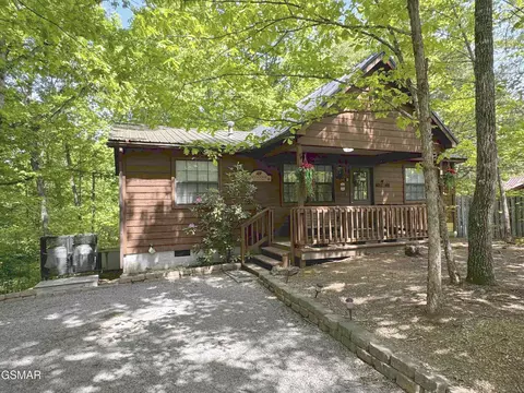 653 Oaks View Ct #ADALYNNS RETREAT, Pigeon Forge, TN 37863