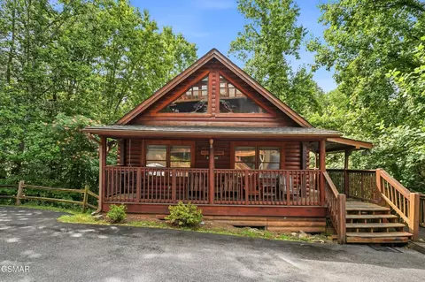 336 Big Bear Way, Pigeon Forge, TN 37863