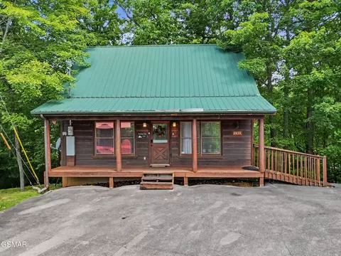 2434 N North School House Gap Rd, Sevierville, TN 37876