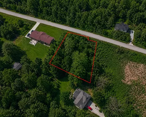 1 W Cumberland West Dr, Louisville, TN 37777