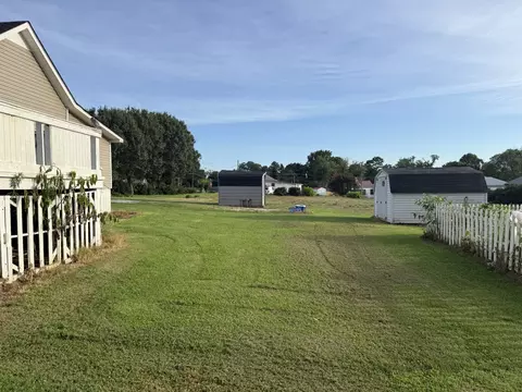 Exterior - 1203 E Main St, Decherd, TN 37324 photo 2 of 4
