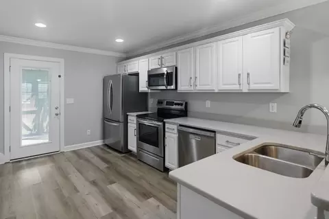 Kitchen - 2506 E Main St #E2, Murfreesboro, TN 37127 photo 2 of 4