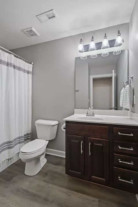 Bath - 2506 E Main St #E2, Murfreesboro, TN 37127 photo 2 of 3