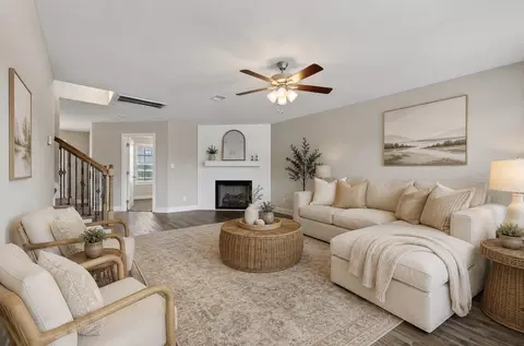 1061 Whitney Dr, Clarksville, TN 37042