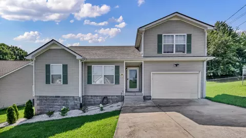 2904 Core Dr, Clarksville, TN 37040