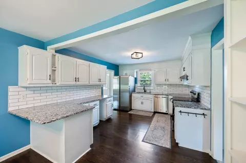 704 Redwood Cir, Columbia, TN 38401