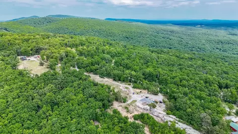 1407 Holloway Ridge Rd, Spring City, TN 37381