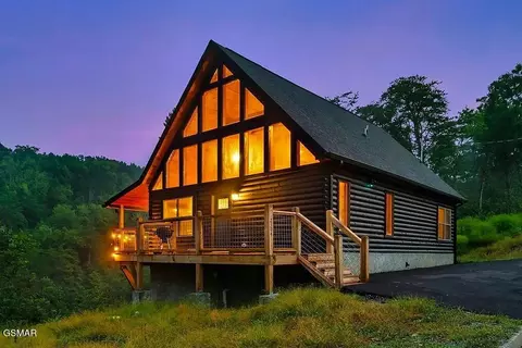 2304 Wingspan Dr, Sevierville, TN 37876