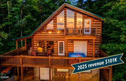 1815 Silver Poplar Ln, Sevierville, TN 37876