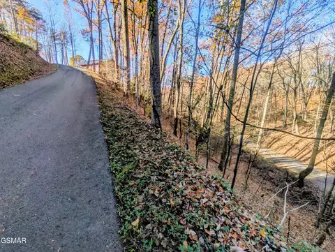 194 Ski View Ln, Sevierville, TN 37876