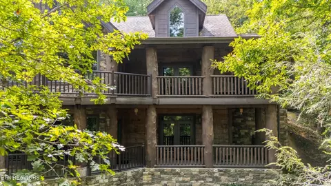 2670 Cedar Falls Way, Sevierville, TN 37862