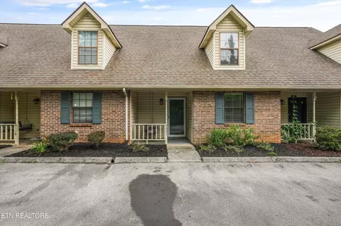 9005 Fountain Brook Ln, Knoxville, TN 37923