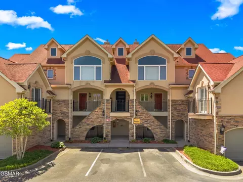 601 River Place Way UNIT B101, Sevierville, TN 37862