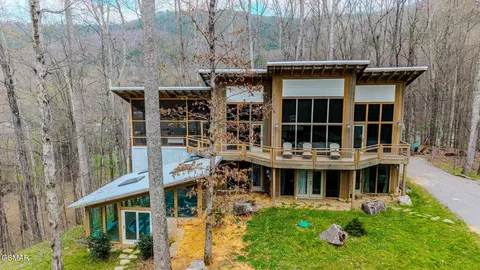 3721 Clabo Mountain Ln, Sevierville, TN 37862